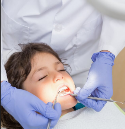 When Should Parents Visit a Pediatric Dentist for Their Child?